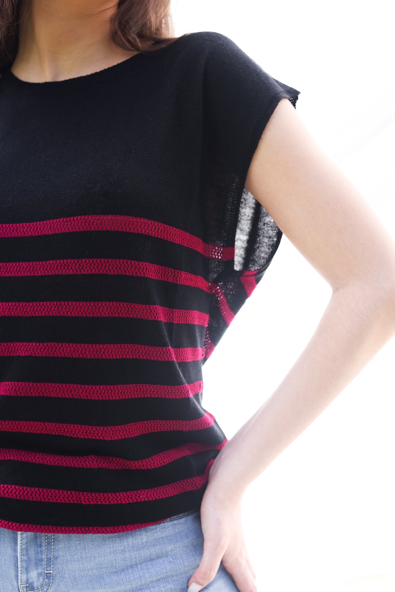 Top Maha – Noir rayé Framboise